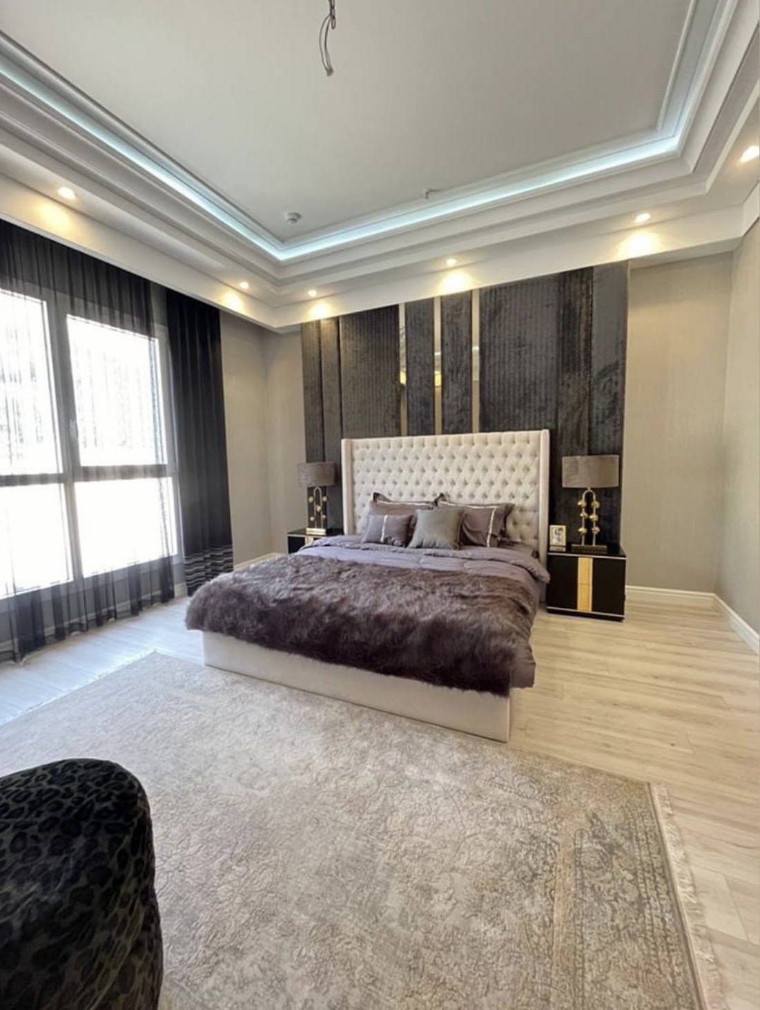 فروش آپارتمان 180متر دولت غرق در نور دو پارکینگ