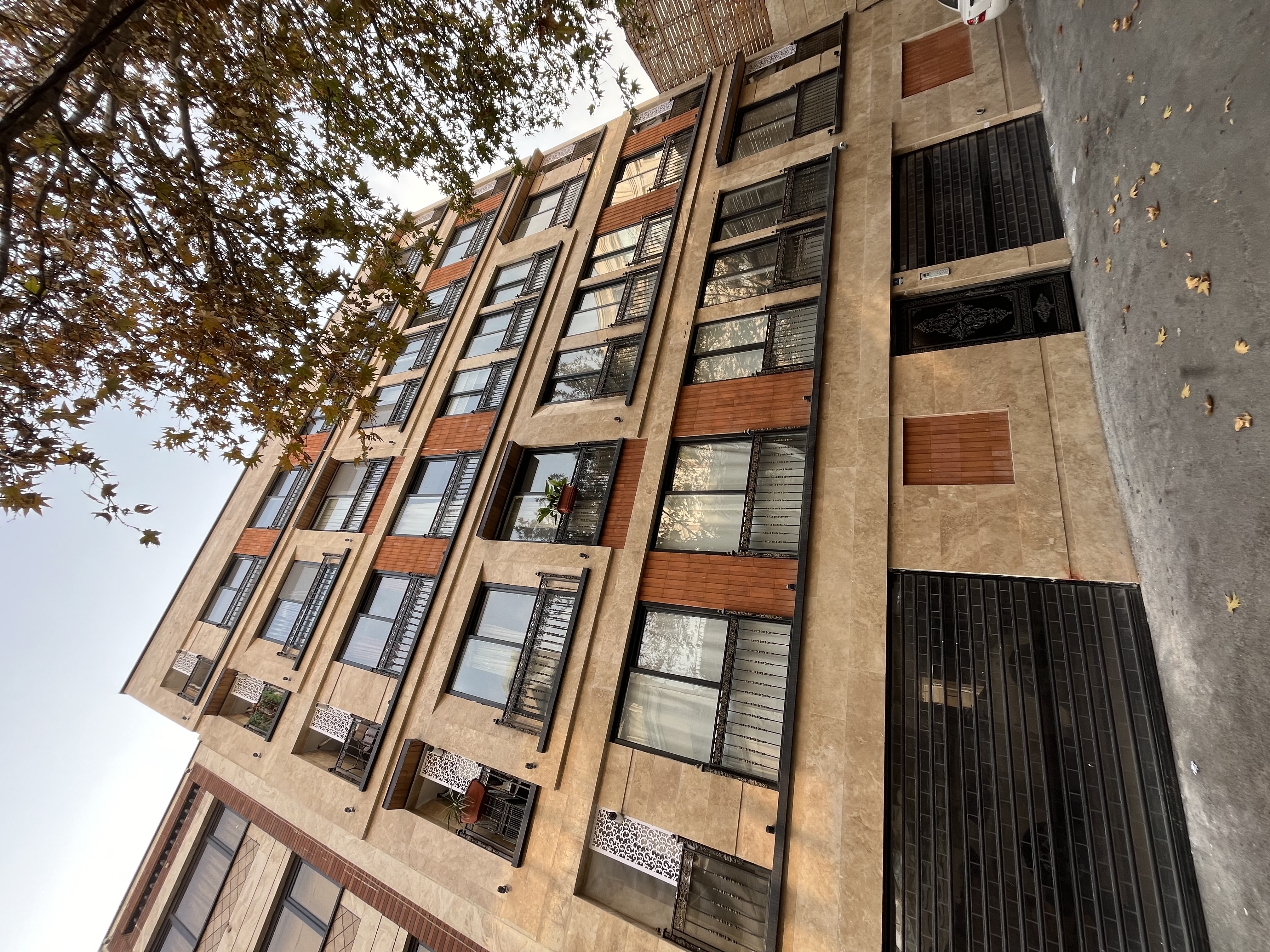 فروش آپارتمان 110 متر نوساز کلید نخورده در اندرزگو