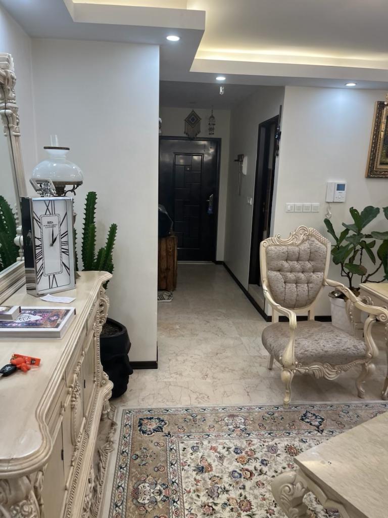 اجاره اپارتمان 85 متر نارمک 2 خواب فول امکانات