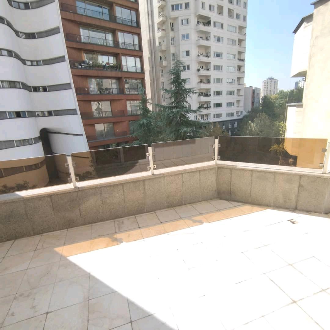 230متر 4خواب نیاوران مشاعات فعال غرق در نور