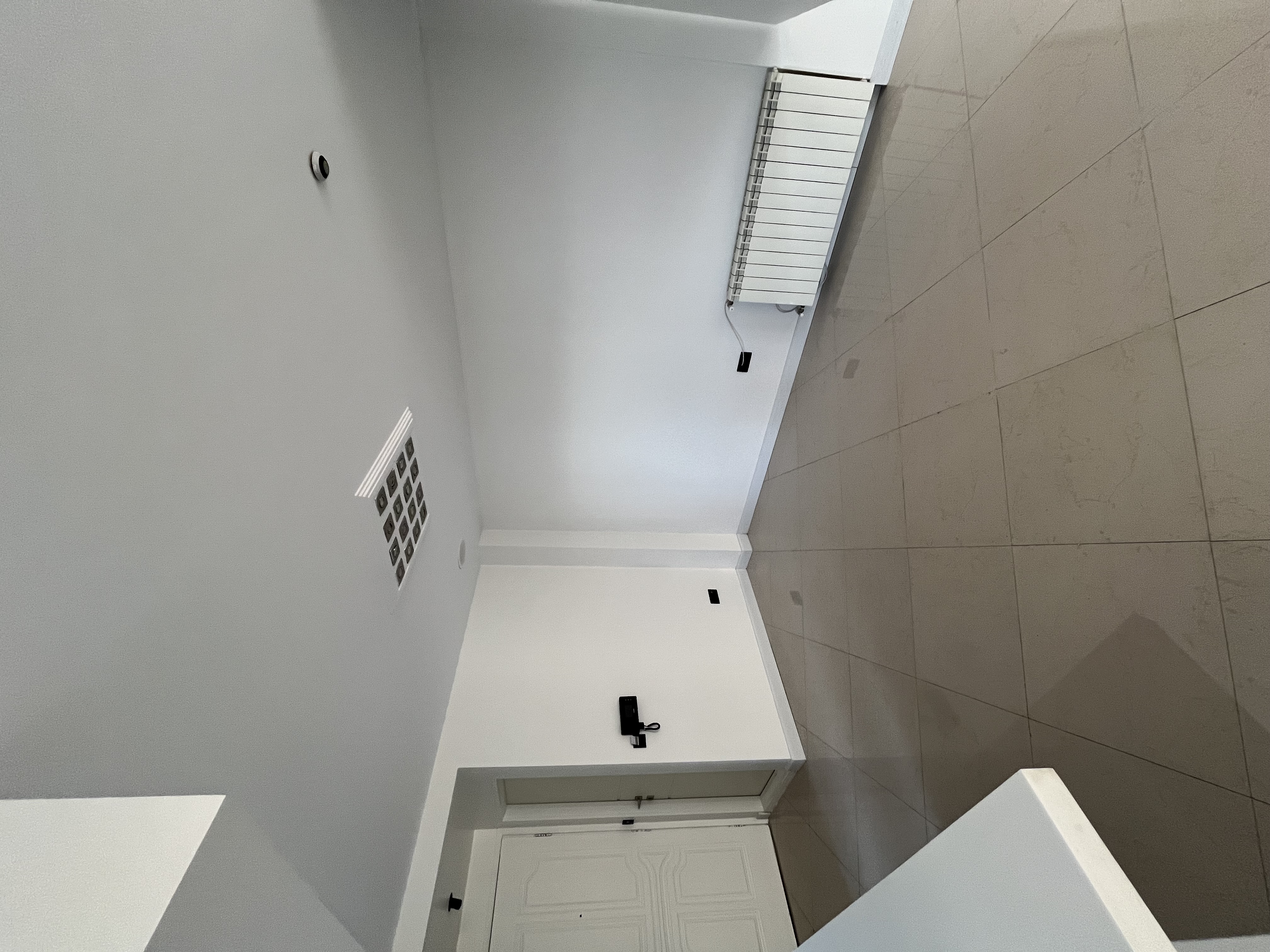 فروش آپارتمان 110 متر فول بازسازی شده طبقه 5 با 40 متر سوئیت مجزا در جهانتاب