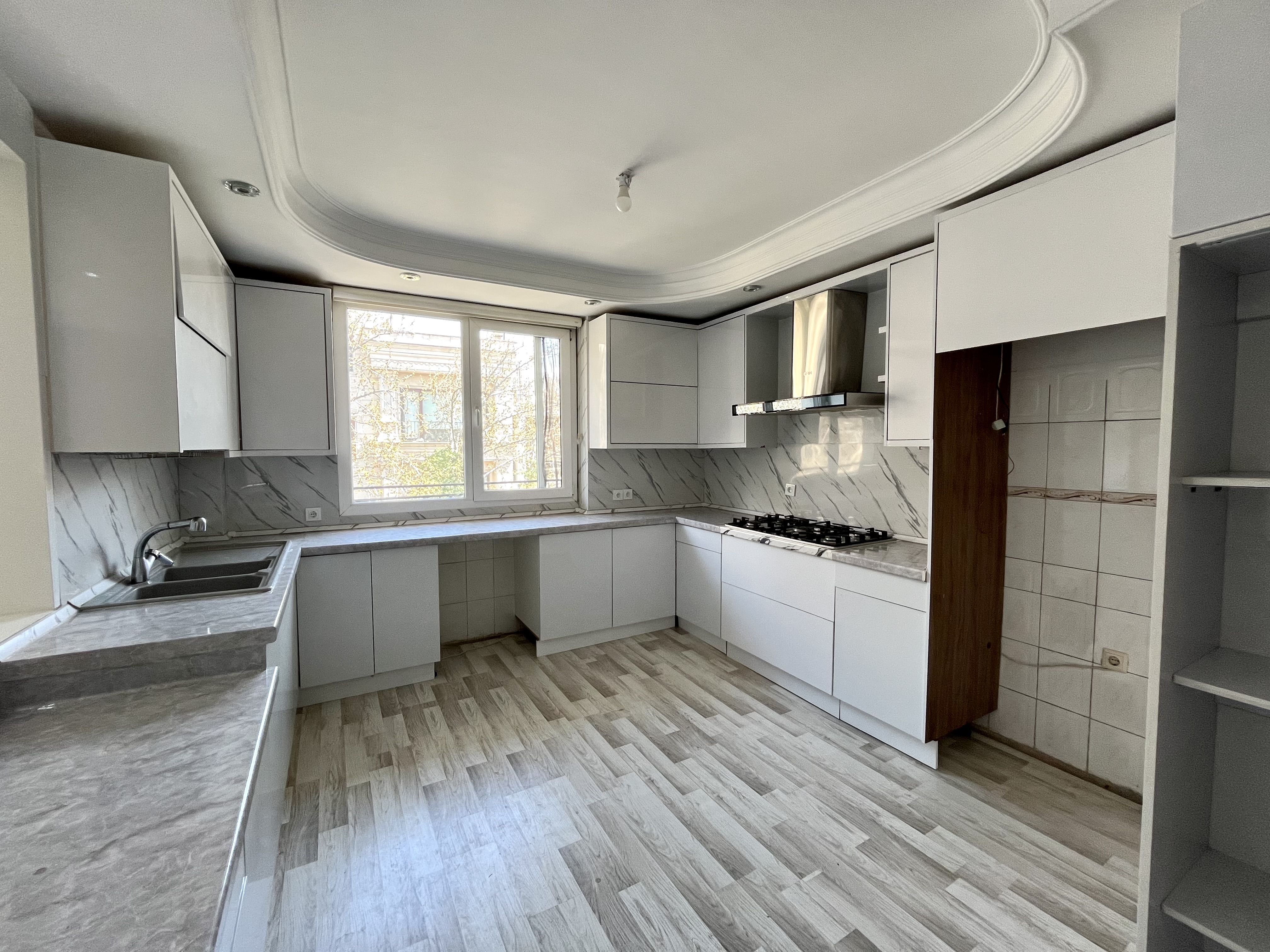 فروش آپارتمان 180 متر نیاوران تاپ لوکیشن