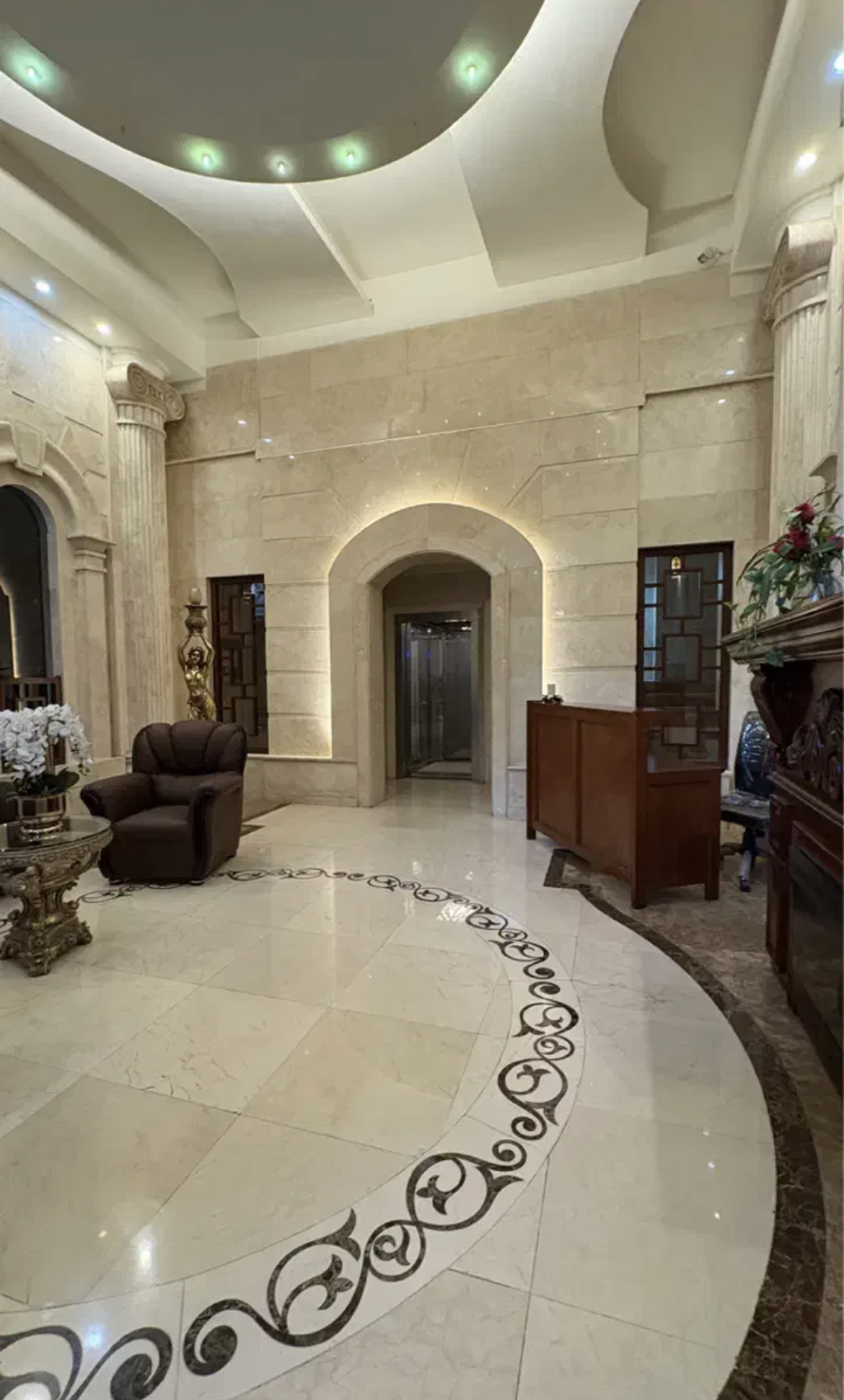 فروش آپارتمان 175متر فرمانیه فول مشاعات 4پارکینگ