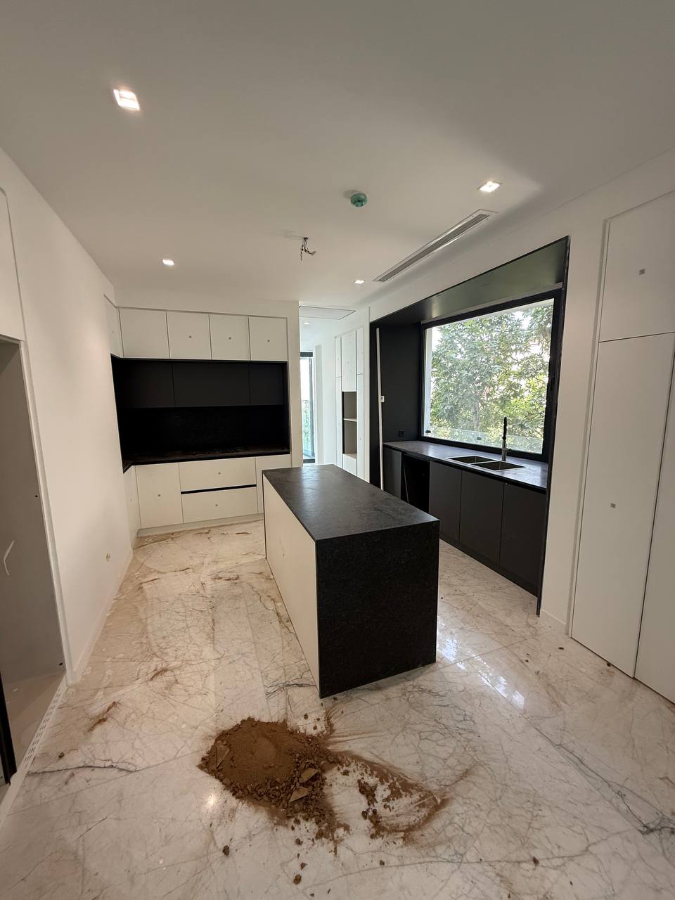 اجاره آپارتمان 240متر نیاوران مشاعات هتلینگ متریال وارداتی