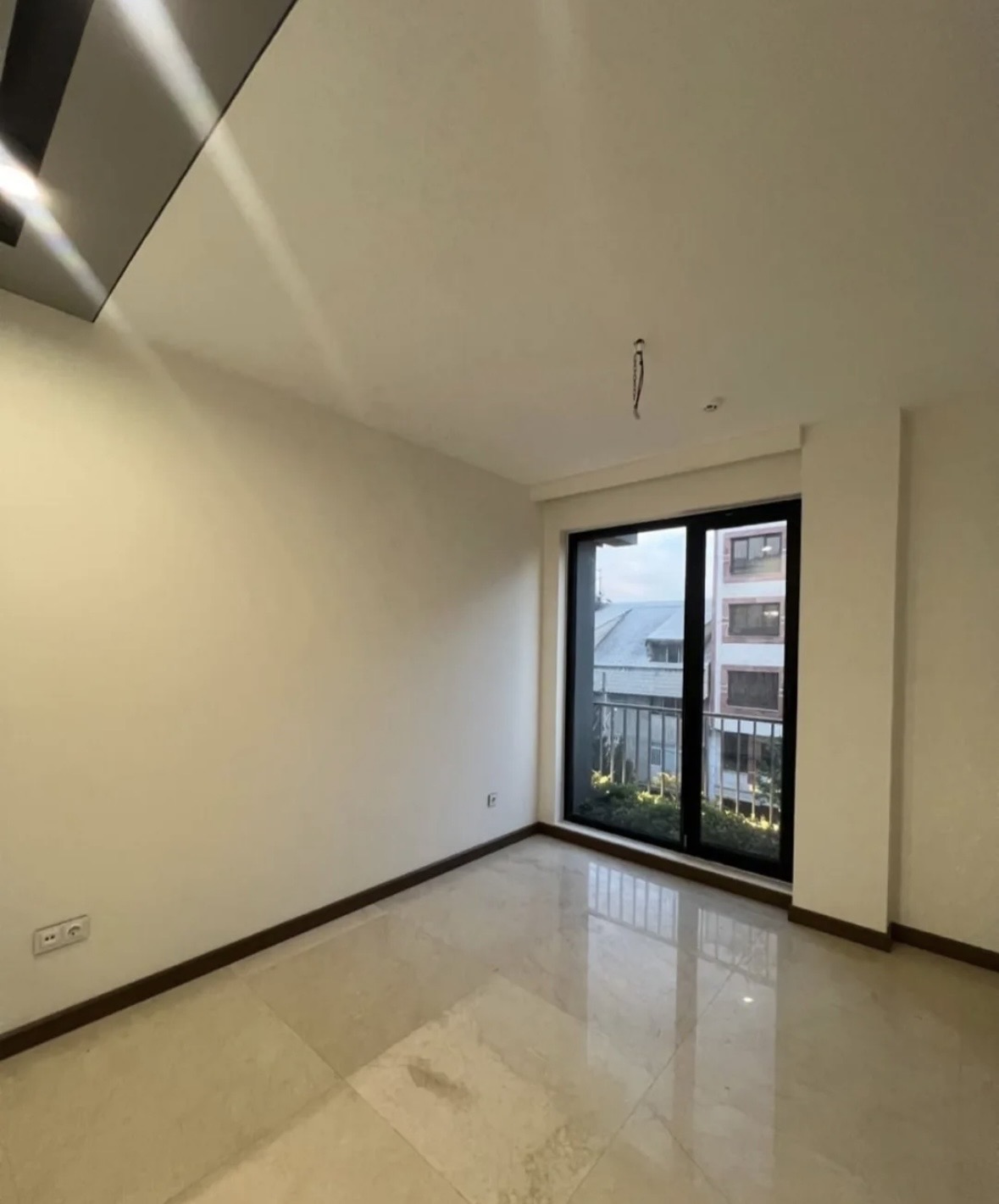 فروش واحد 75متری نورگیر جنوب مستقیم