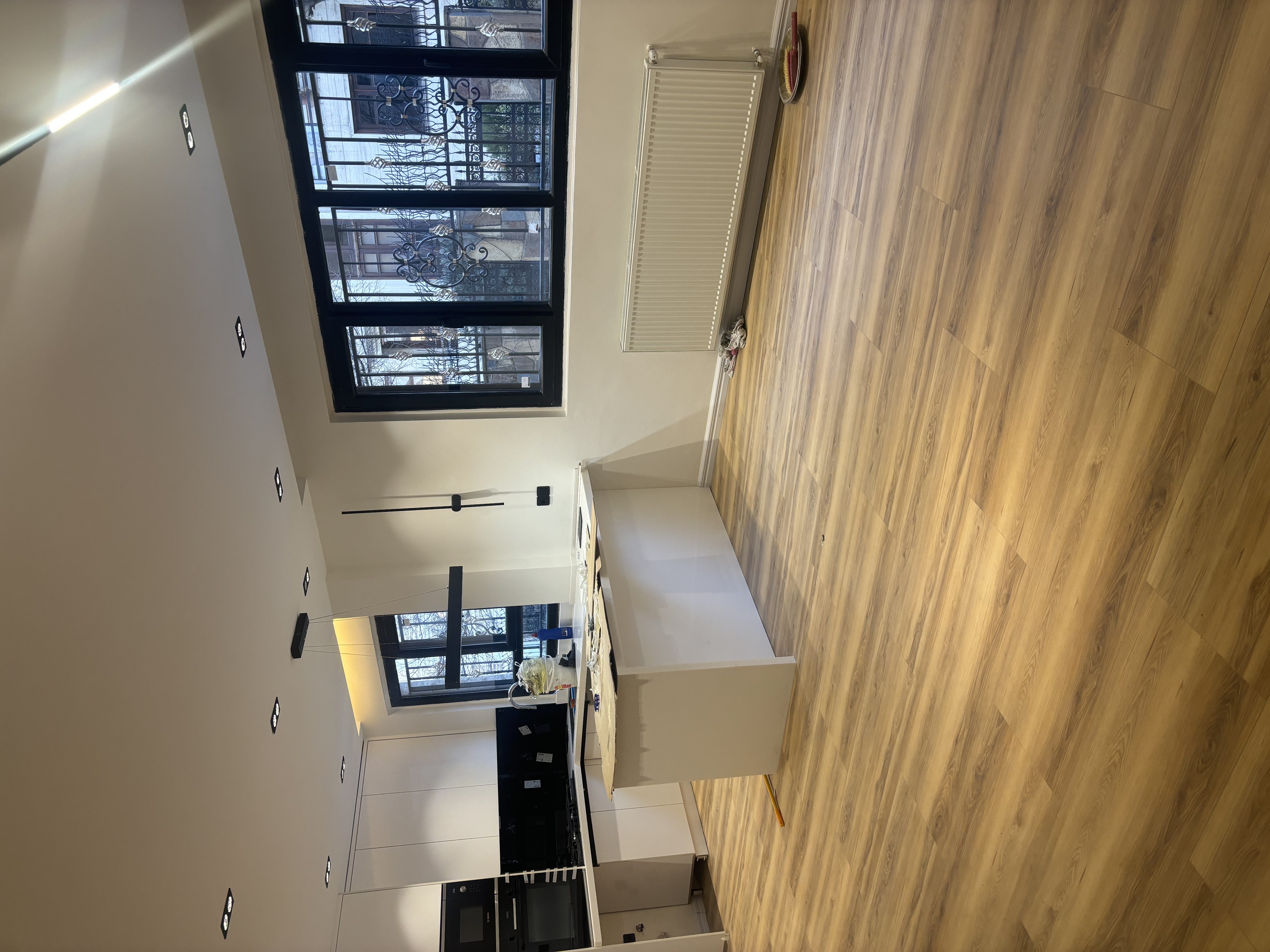 فروش اپارتمان فول مدرن باسازی شده در اثنی عشر