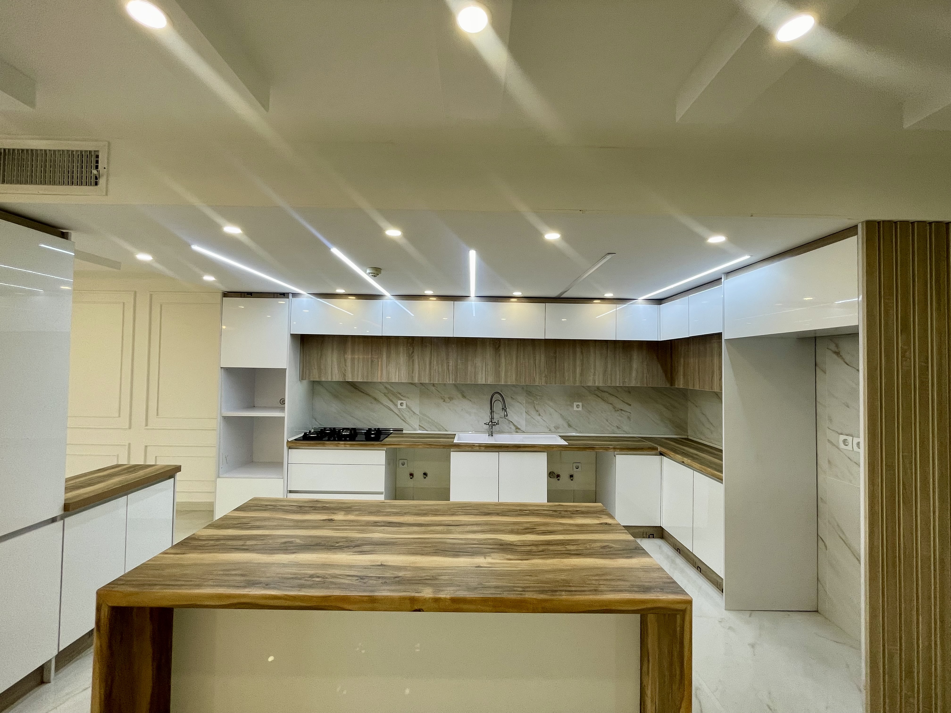 اجاره آپارتمان 175 متر آجودانیه تاپ لوکیشن